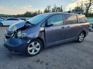 Toyota Sienna 3.5L 6 2017