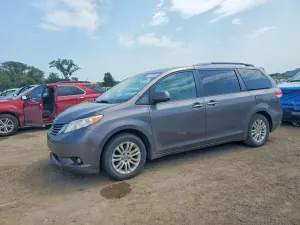 Toyota Sienna 3.5L 6 2014