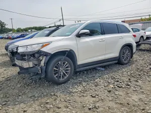 Toyota Highlander 3.5L 6 2019