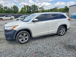Toyota Highlander 3.5L 6 2015