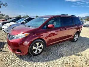 Toyota Sienna 3.5L 6 2014
