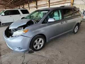 Toyota Sienna 3.5L 6 2013