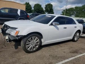 Chrysler 300C 5.7L 8 2013