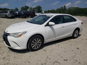 Toyota Camry LE 2.5L 4 2017