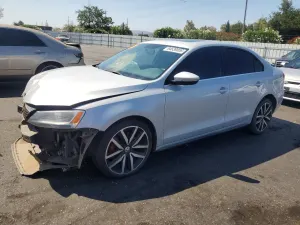 Volkswagen Jetta 2.0L 4 2013