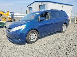 Toyota Sienna 3.5L 6 2011