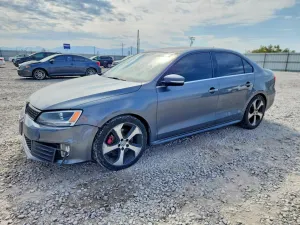 Volkswagen Jetta 2.0L 4 2013