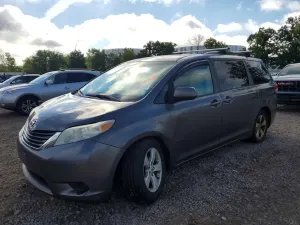 Toyota Sienna 3.5L 6 2011