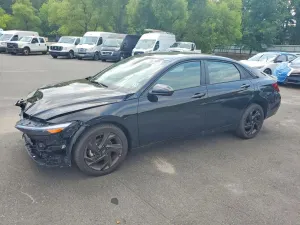 Hyundai Elantra 2.0L 4 2026