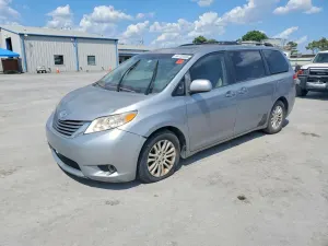 Toyota Sienna 3.5L 6 2011