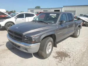 Dodge Dakota 4.7L 8 2002