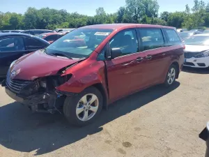 Toyota Sienna 3.5L 6 2014