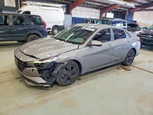Hyundai Elantra 2.0L 4 2021
