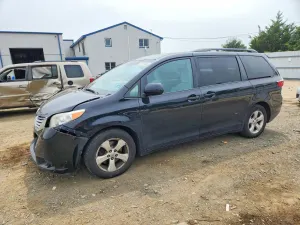 Toyota Sienna 3.5L 6 2016