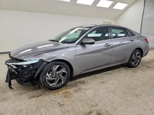 Hyundai Elantra 2.0L 4 2025