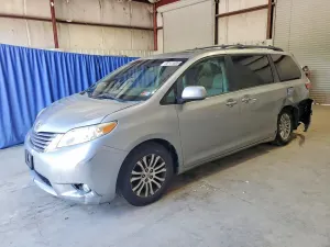 Toyota Sienna 3.5L 6 2015