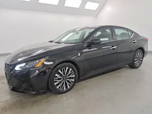 Nissan Altima 2.5L 4 2025
