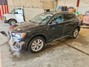 Audi Q3 2.0L 4 2025
