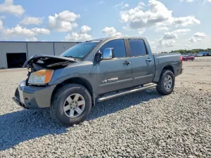 Nissan Titan 5.6L 8 2005