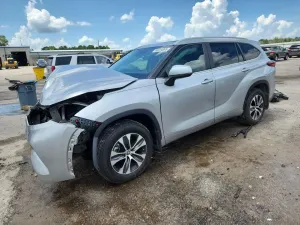 Toyota Highlander L 2.4L 4 2023