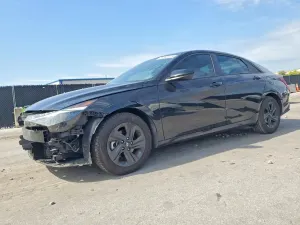 Hyundai Elantra 2.0L 4 2021