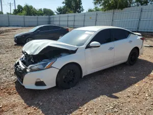 Nissan Altima S 2.5L 4 2020