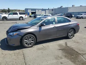 Toyota Camry LE 2.5L 4 2017