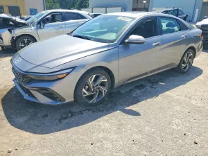Hyundai Elantra 2.0L 4 2025