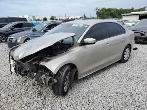 Volkswagen Jetta SE 1.8L 4 2014