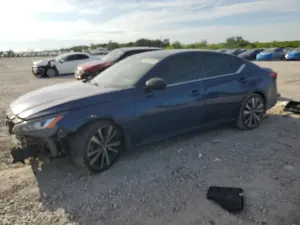 Nissan Altima SR 2.5L 4 2019