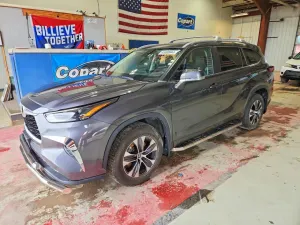 Toyota Highlander L 2.4L 4 2023