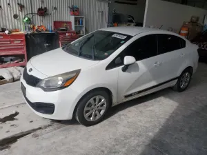 Kia Rio LX 1.6L 4 2013