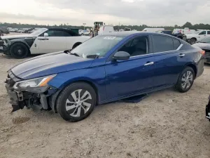 Nissan Altima S 2.5L 4 2020