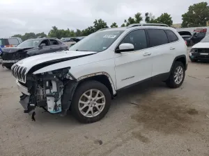 Jeep Cherokee LATITUDE 2.4L 4 2017