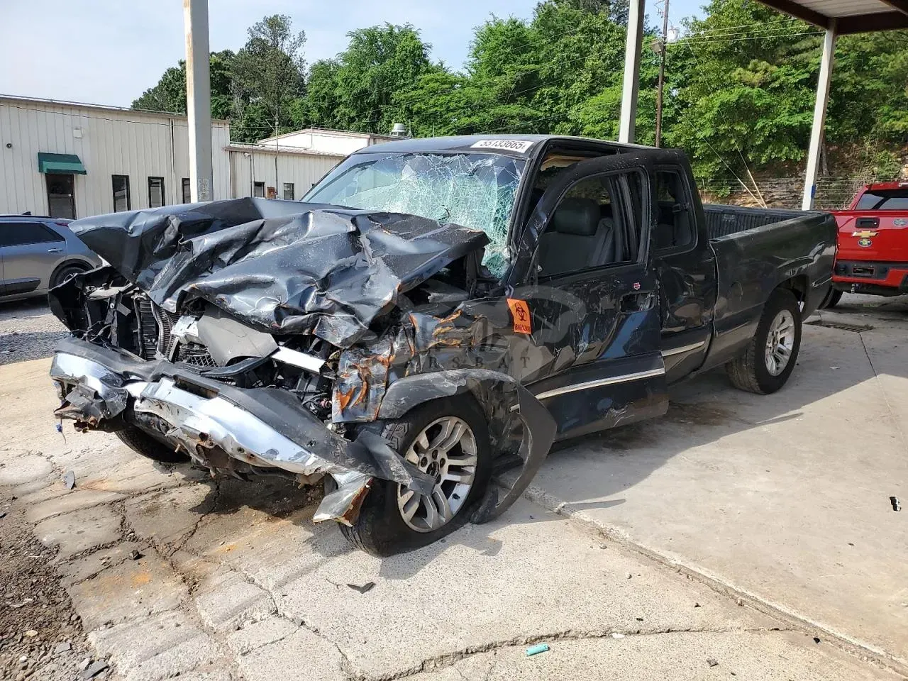 Chevrolet Silverado 1500 C1500 4.8L 8 2004