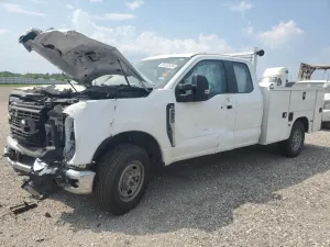 Ford F-250 SUPER DUTY 6.8L 8 2023