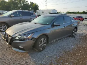 Nissan Altima SV 2.5L 4 2022