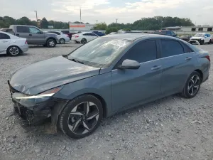 Hyundai Elantra SEL 2.0L 4 2022