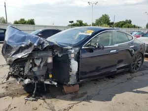 Tesla Model S 2013