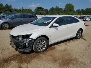 Toyota Camry LE 2.5L 4 2015