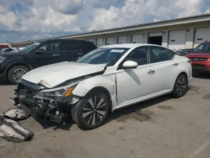 Nissan Altima SV 2.5L 4 2021