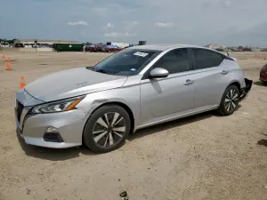 Nissan Altima SV 2.5L 4 2021