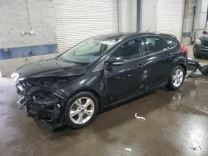 Ford Focus SE 2.0L 4 2014