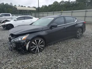 Nissan Altima SR 2.0L 4 2021