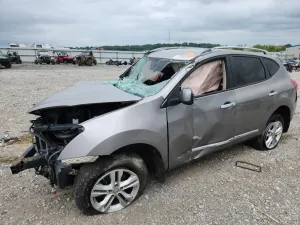 Nissan Rogue S 2.5L 4 2013