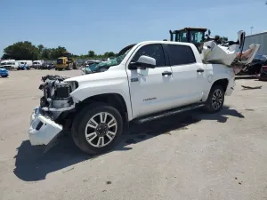 Toyota Tundra CREWMAX SR5 5.7L 8 2020