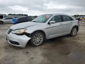 Chrysler 200 LX 2.4L 4 2012