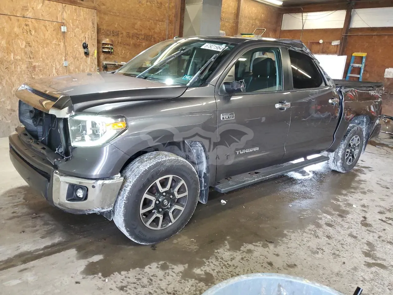 Toyota Tundra CREWMAX LIMITED 5.7L 8 2018
