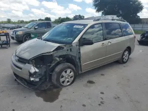 Toyota Sienna CE 3.3L 6 2005