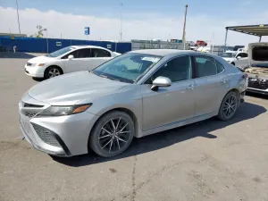Toyota Camry SE 2.5L 4 2021